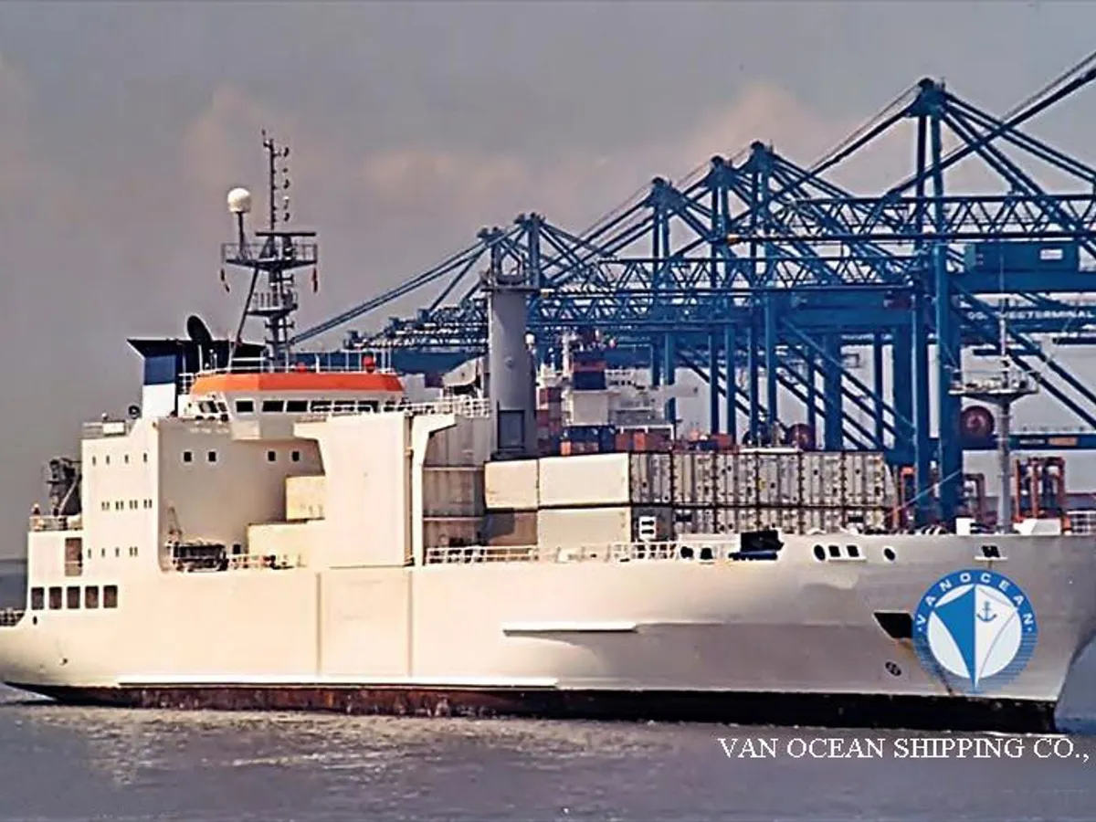 Reefer ship for sale