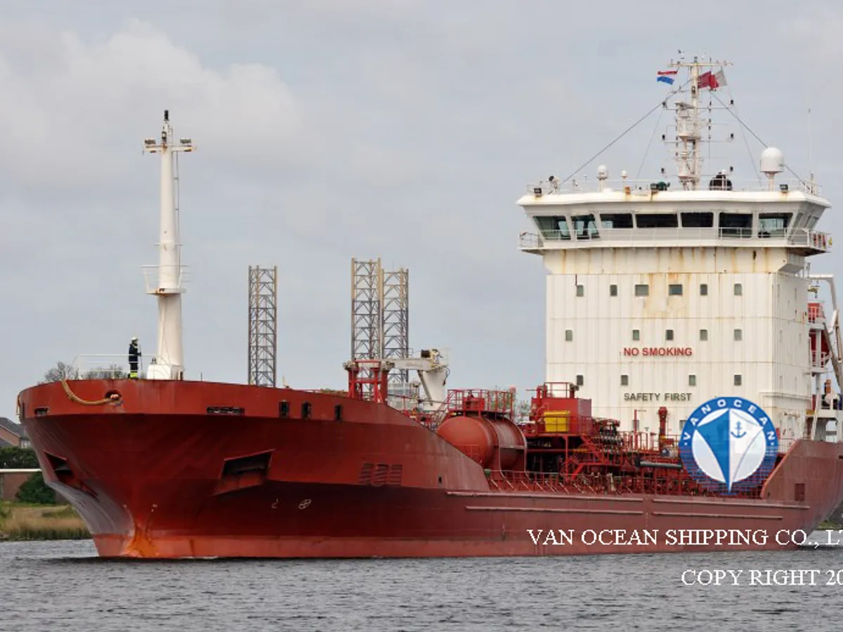 Oil/Chemical tanker for sale