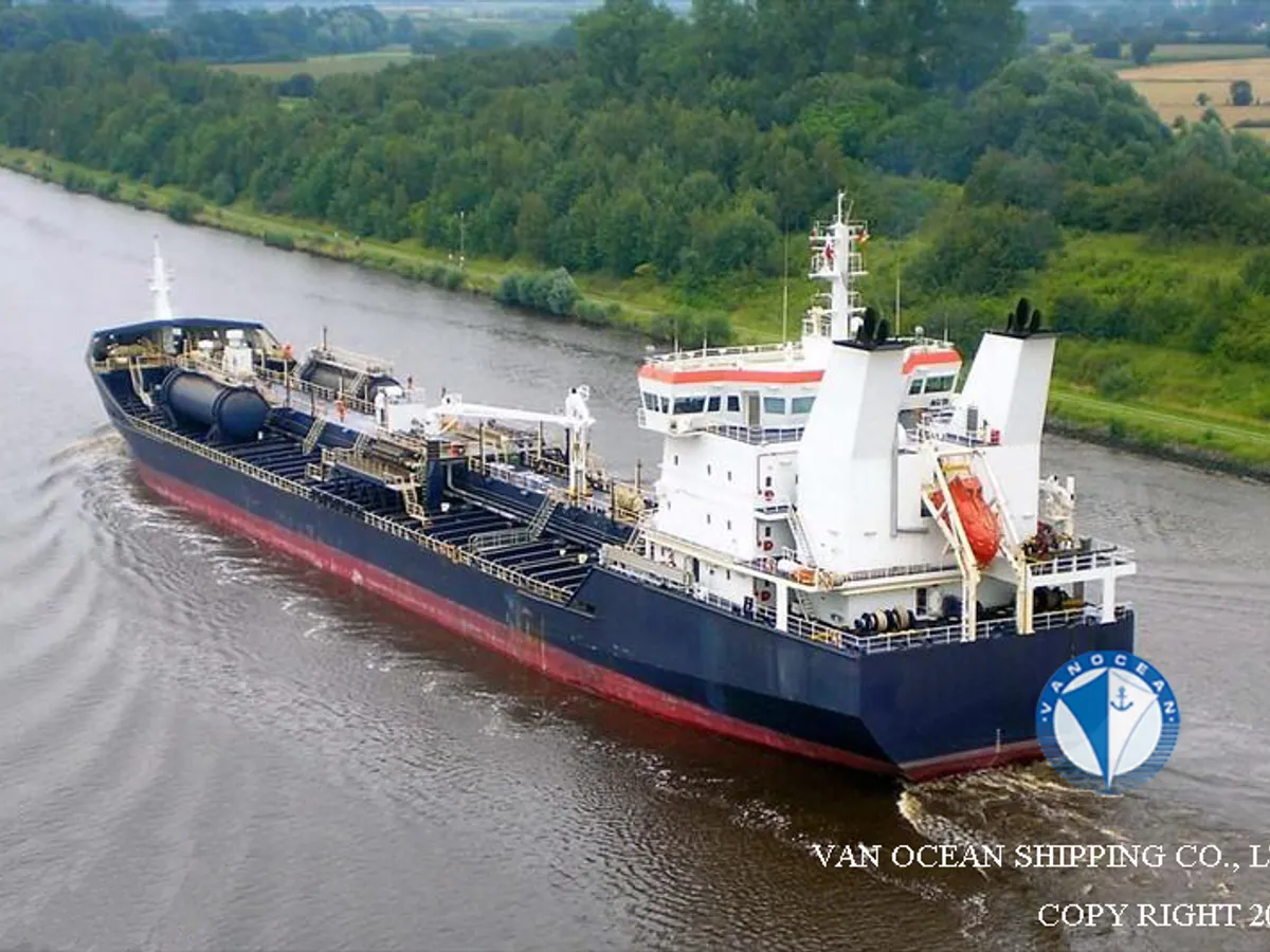 Oil/Chemical tanker for sale
