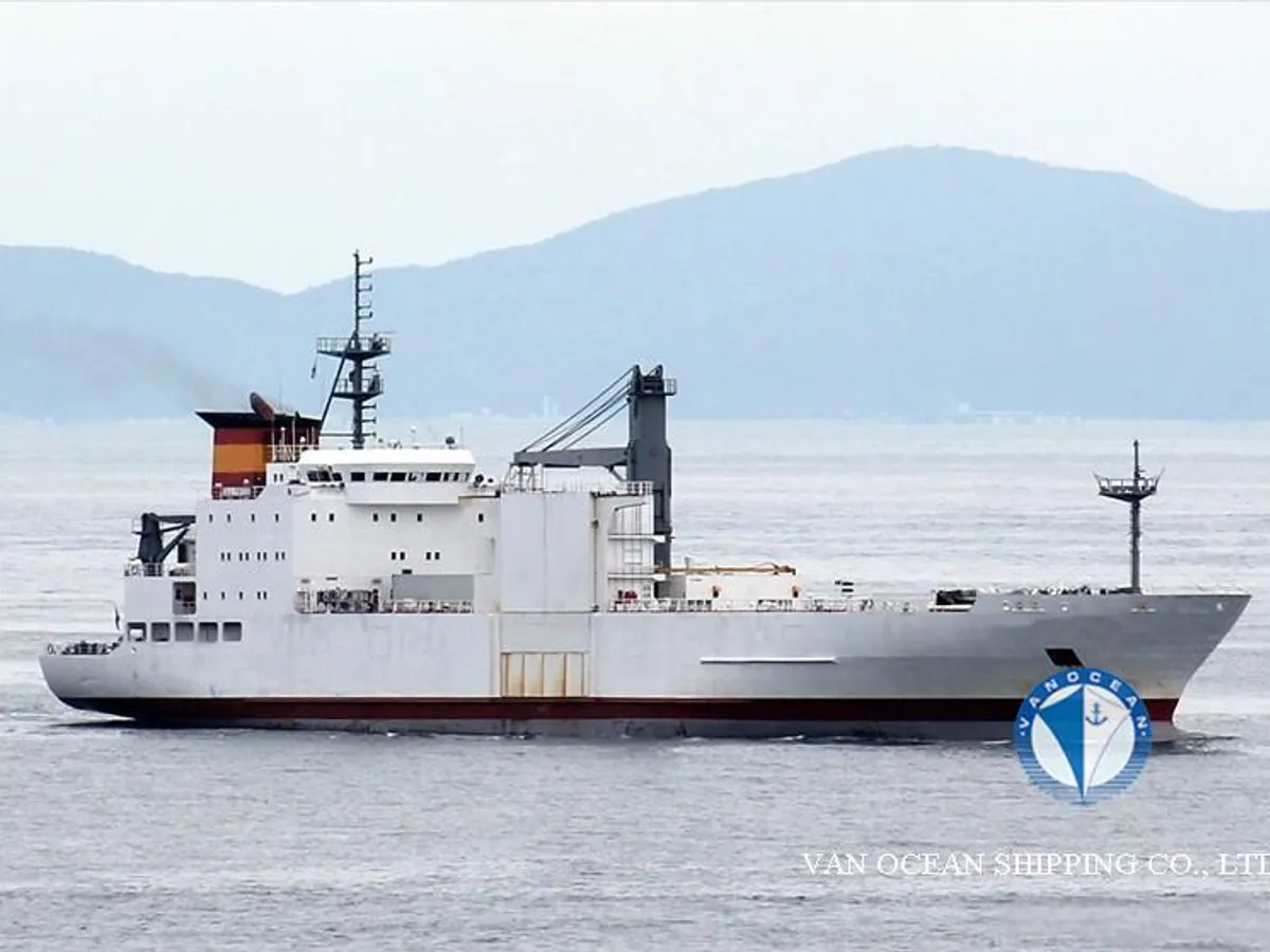 Reefer ship for sale