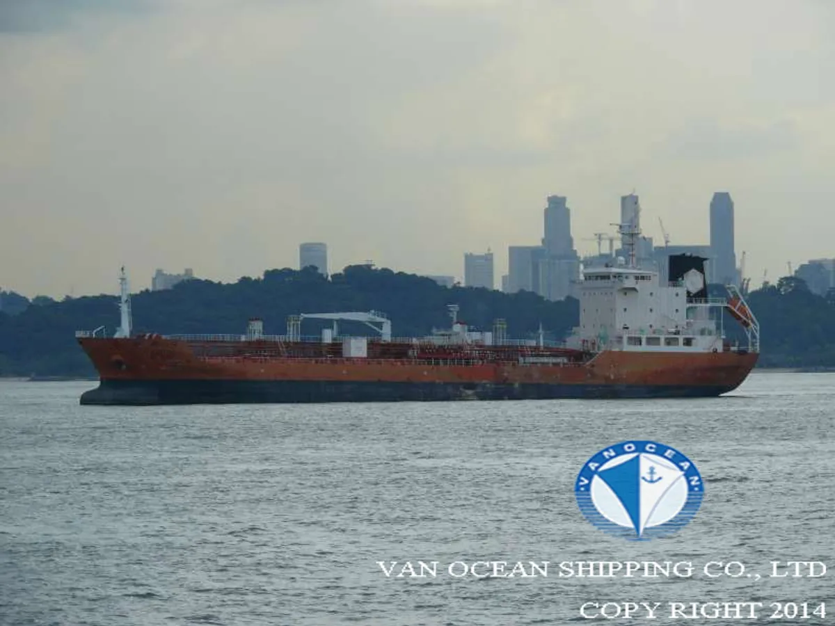 Oil/Chemical tanker for sale