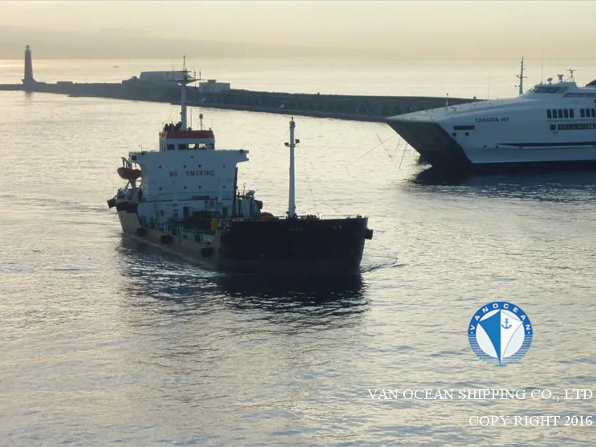 Oil/Chemical tanker for sale