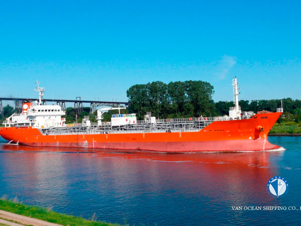 Oil/Chemical tanker for sale