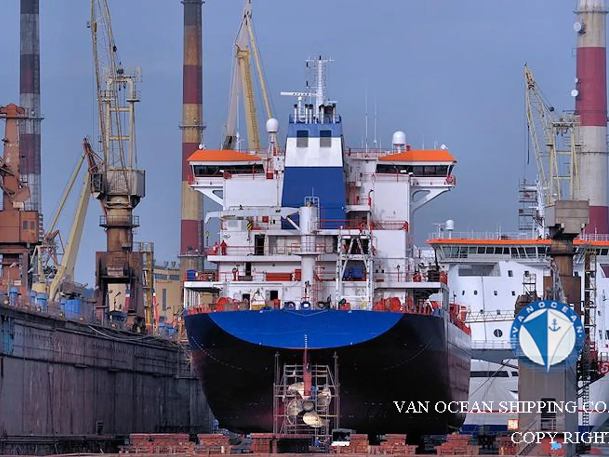 Oil/Chemical tanker for sale