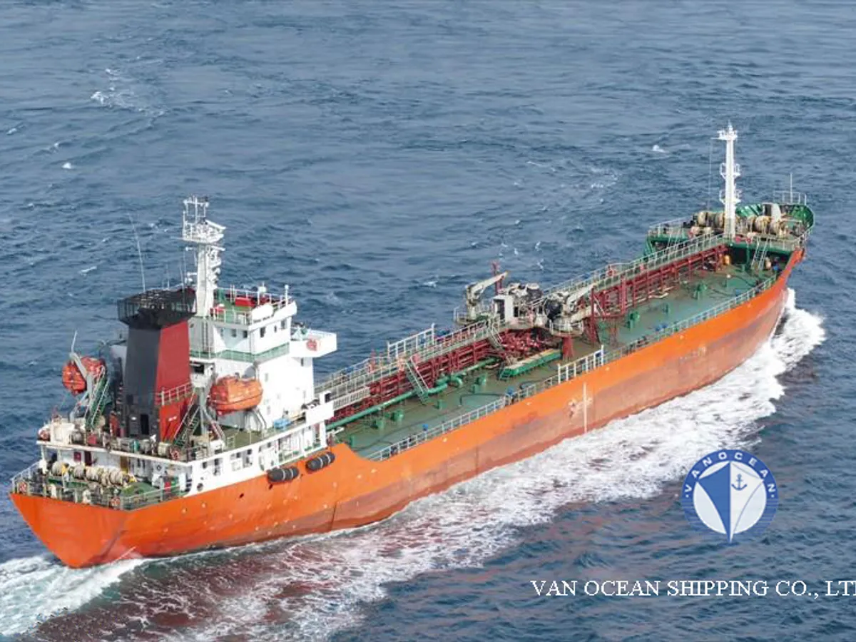 Oil/Chemical tanker for sale