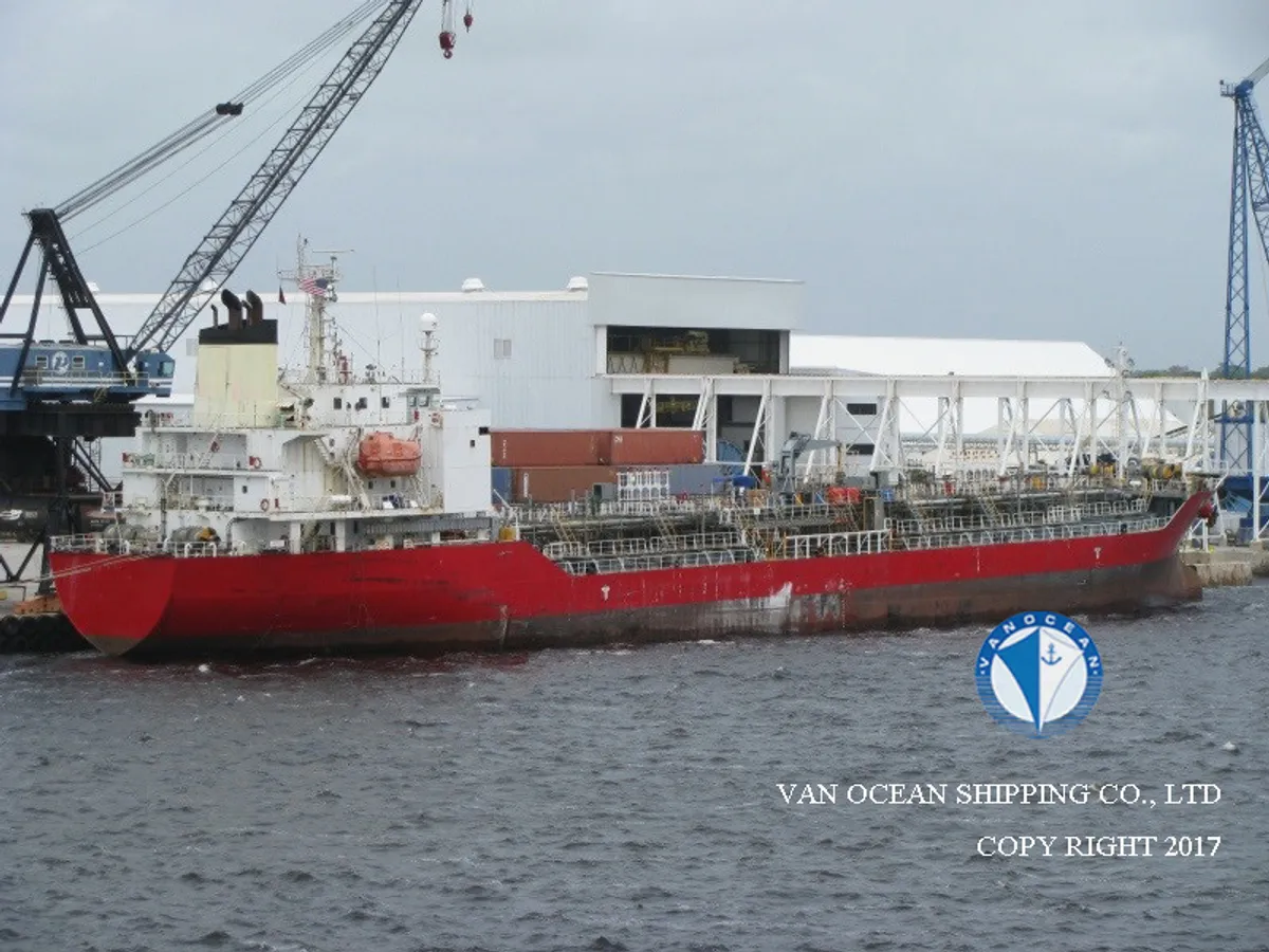Oil/Chemical tanker for sale