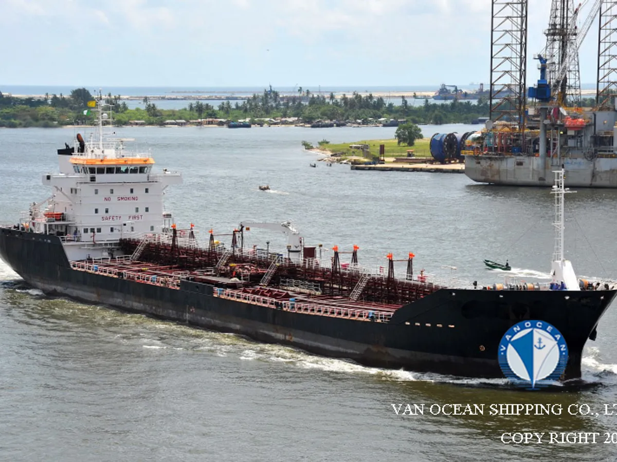 Oil/Chemical tanker for sale