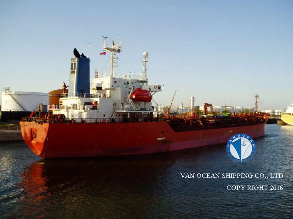 Oil/Chemical tanker for sale