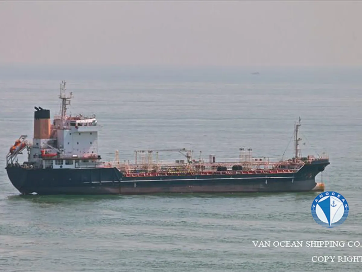 Oil/Chemical tanker for sale