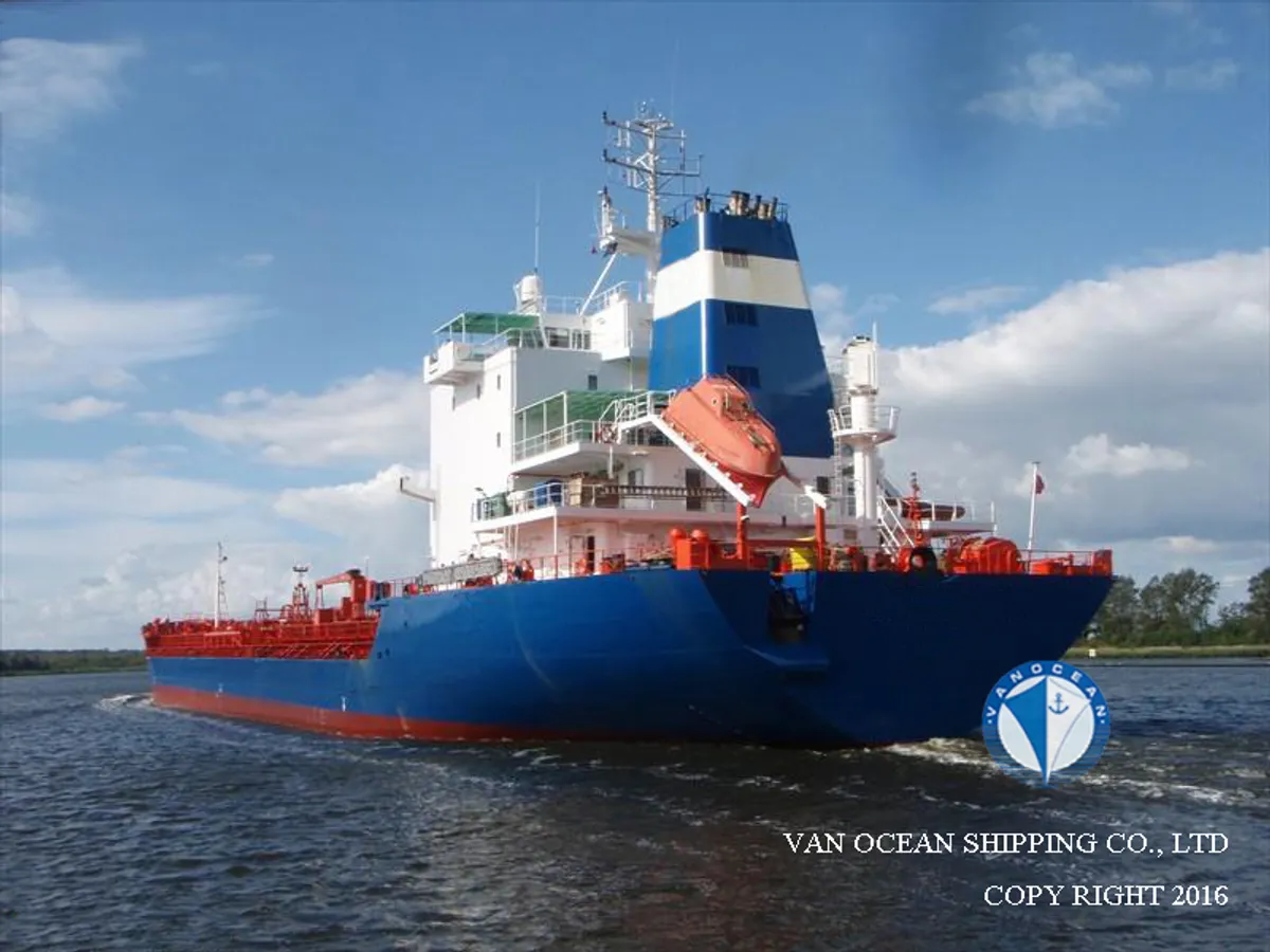 Oil/Chemical tanker for sale