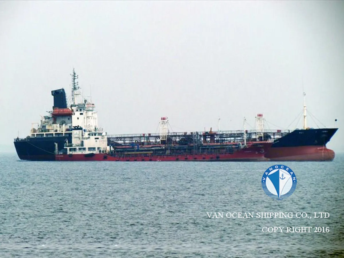 Oil/Chemical tanker for sale
