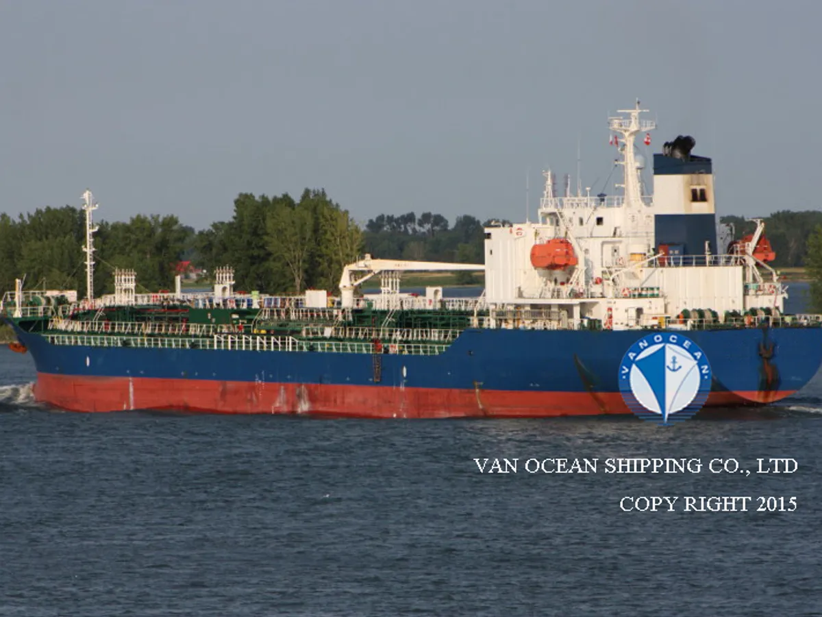 Oil/Chemical tanker for sale