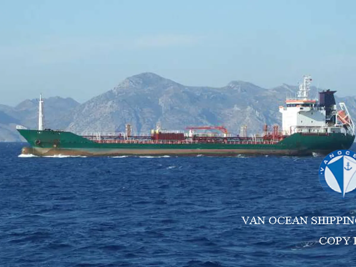 Oil/Chemical tanker for sale