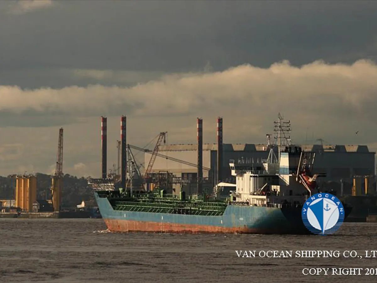Oil/Chemical tanker for sale