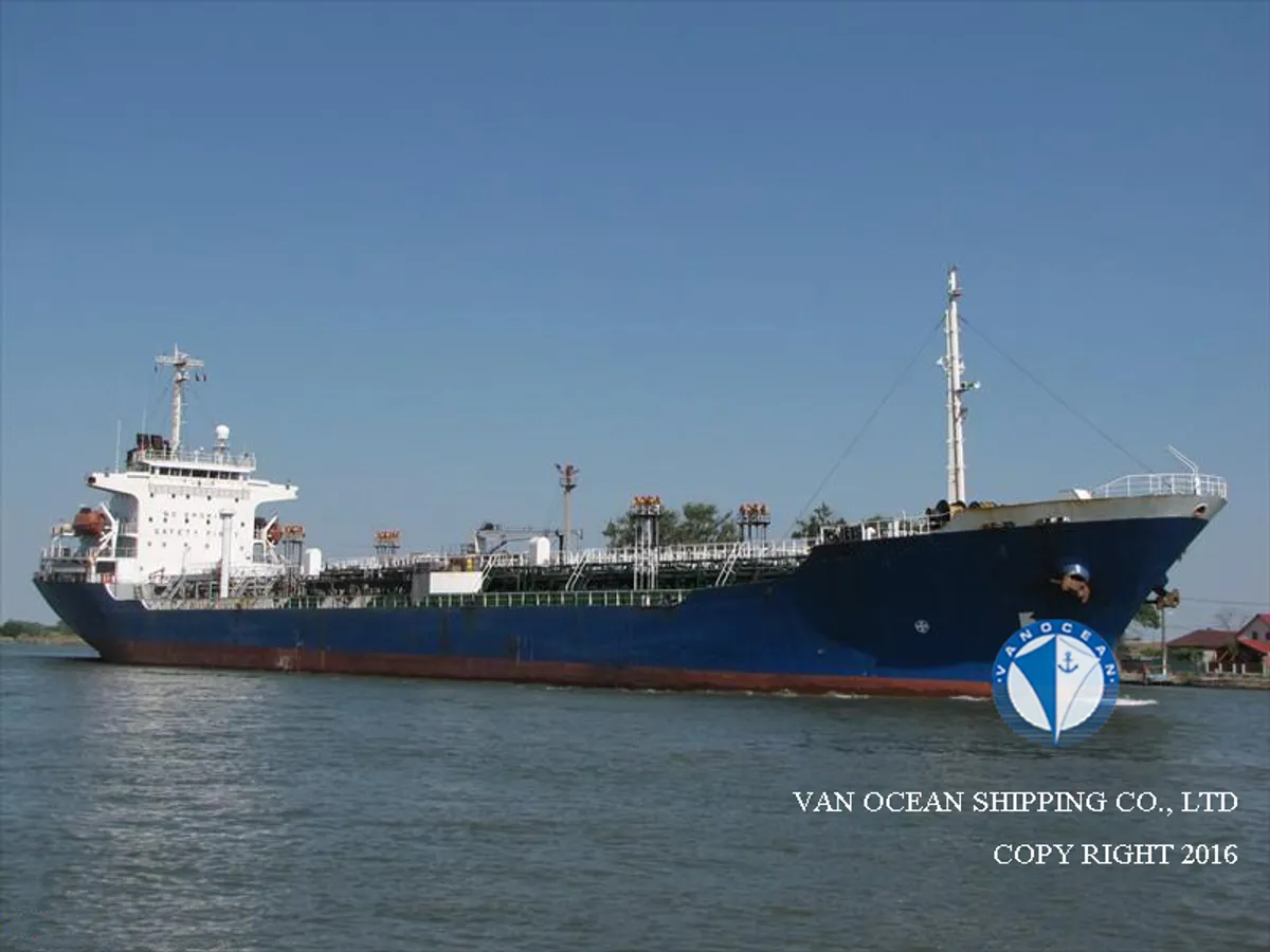 Oil/Chemical tanker for sale