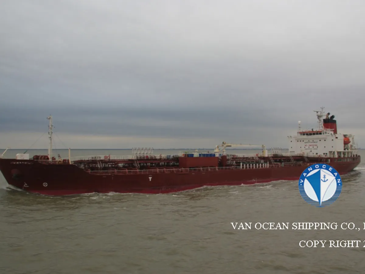 Oil/Chemical tanker for sale