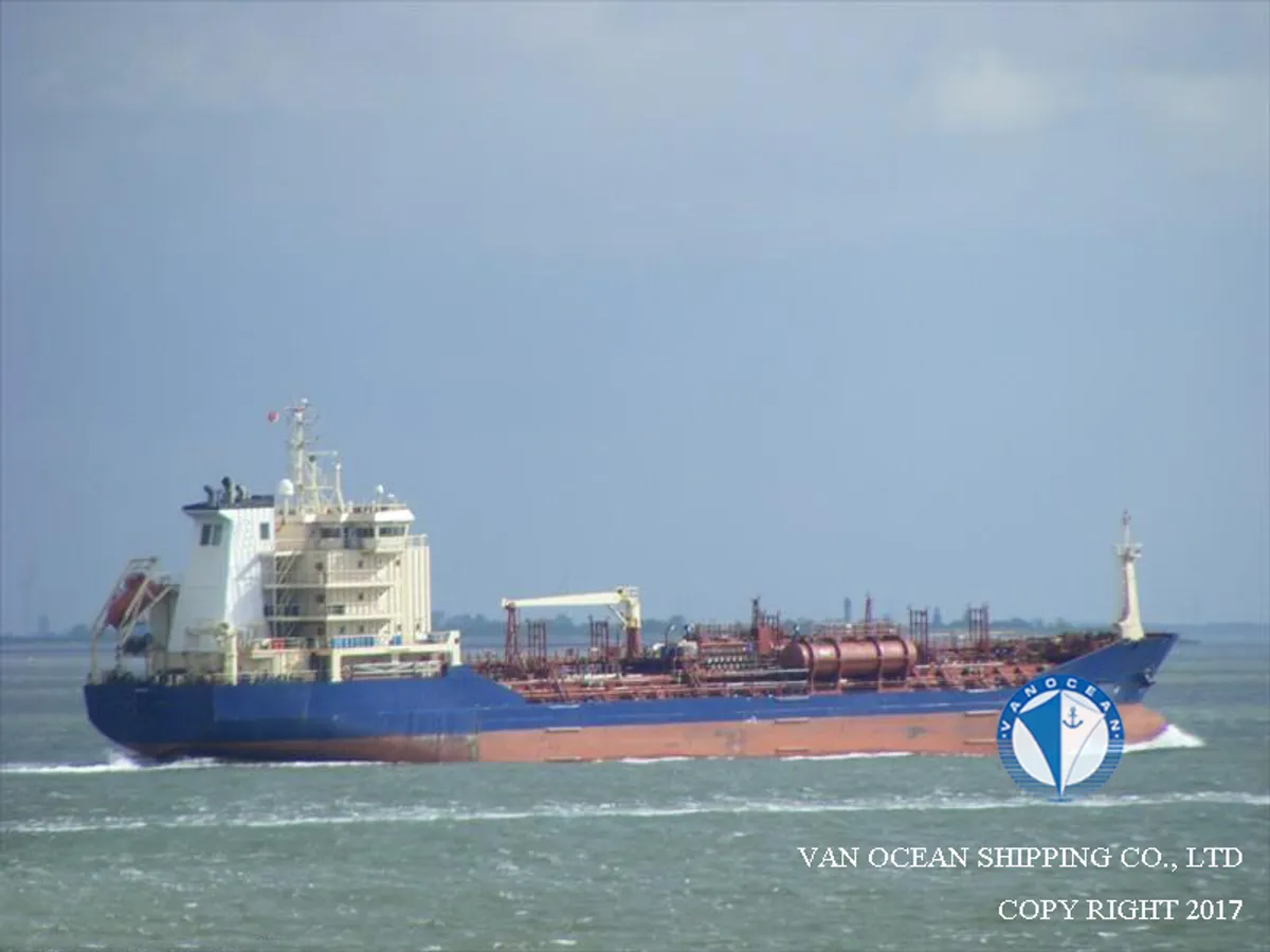 Oil/Chemical tanker for sale