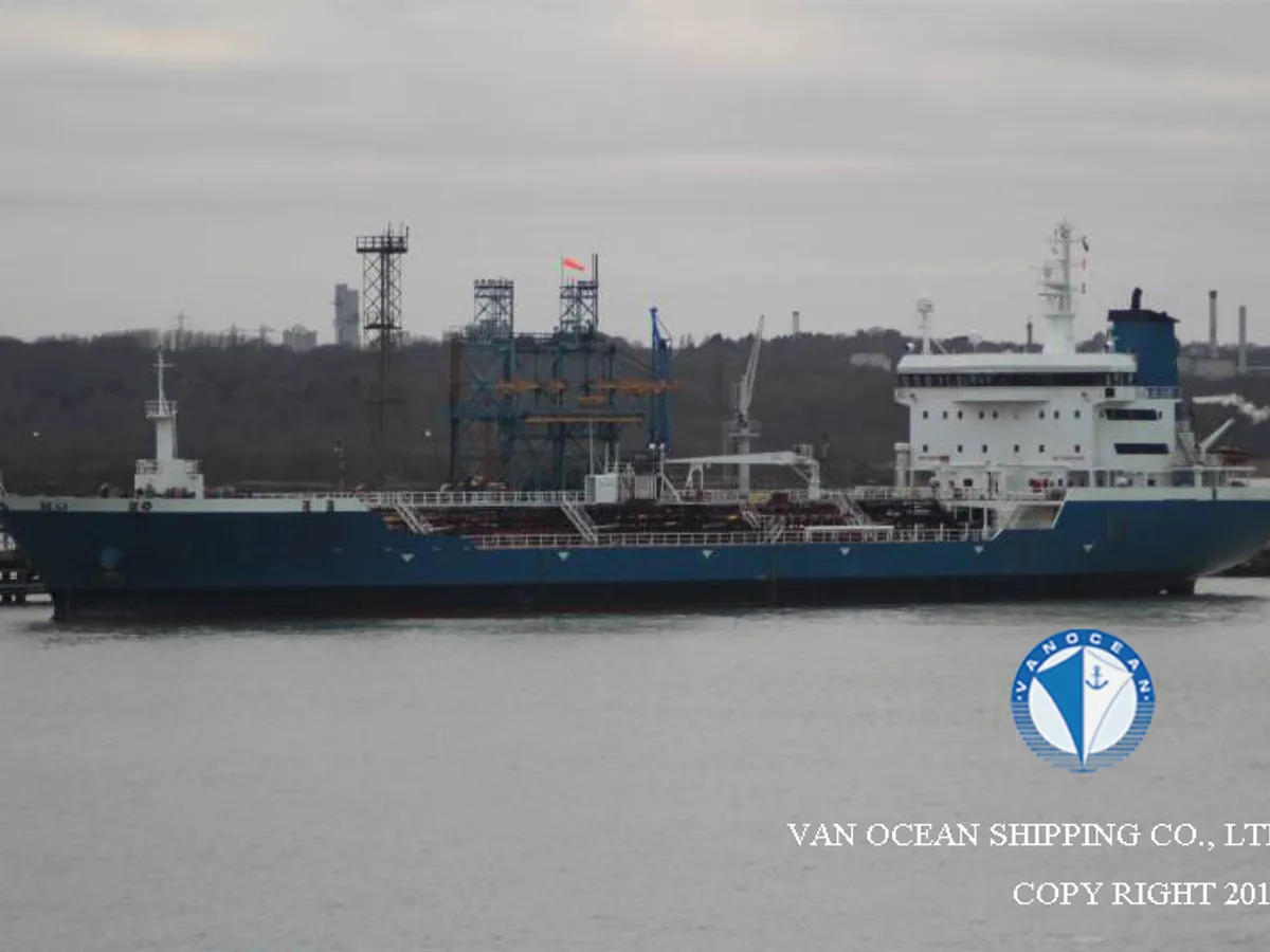 Oil/Chemical tanker for sale