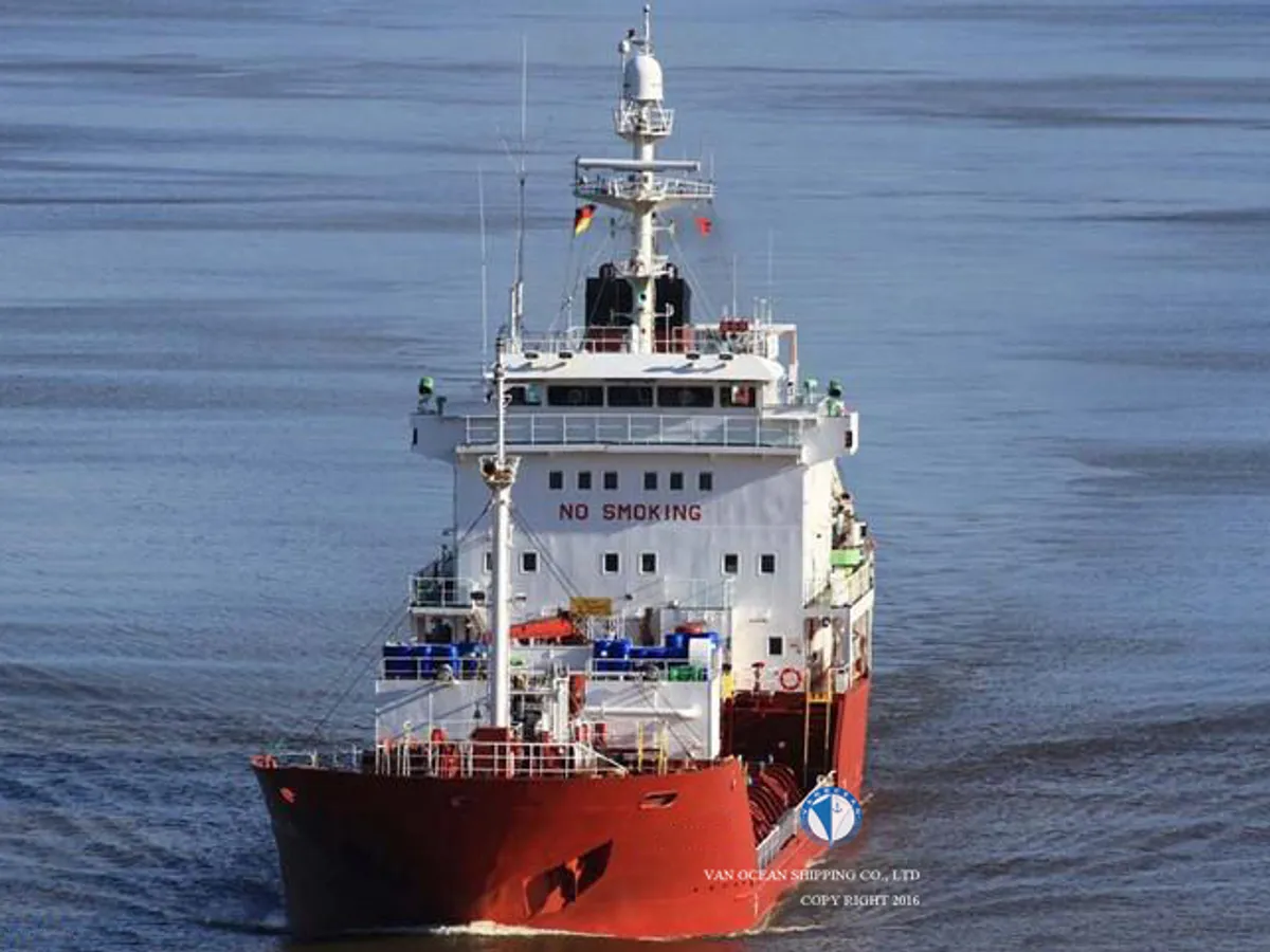 Oil/Chemical tanker for sale