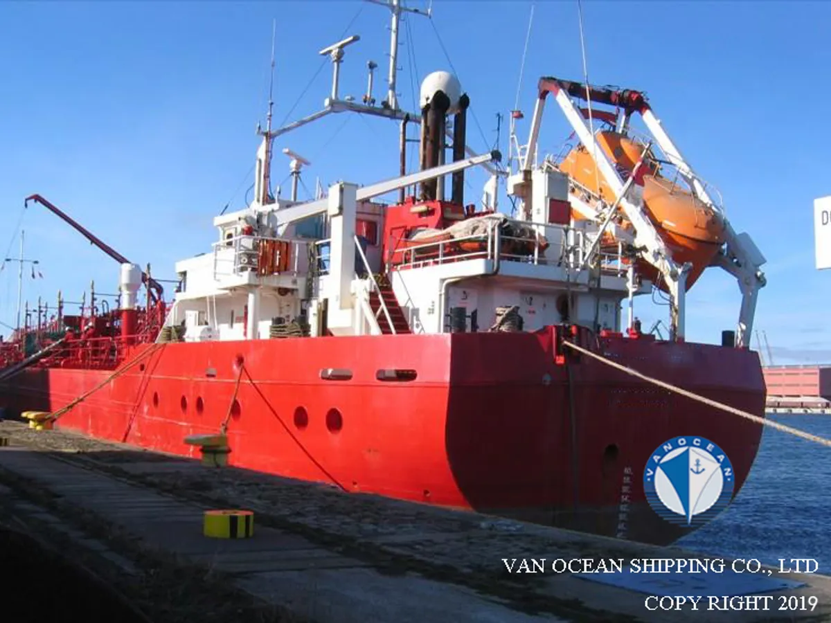 Oil/Chemical tanker for sale