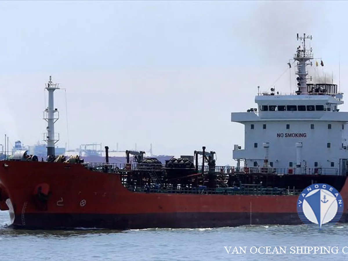 Oil/Chemical tanker for sale