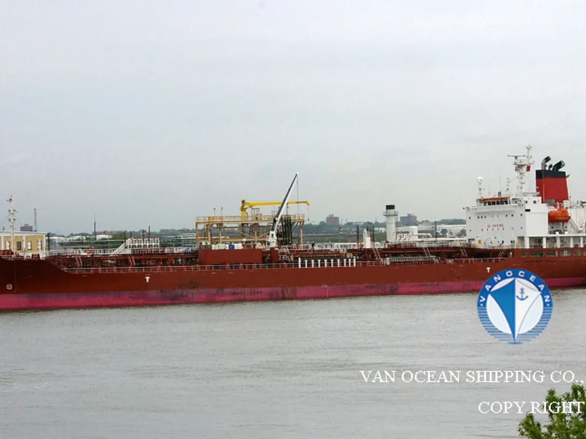 Oil/Chemical tanker for sale
