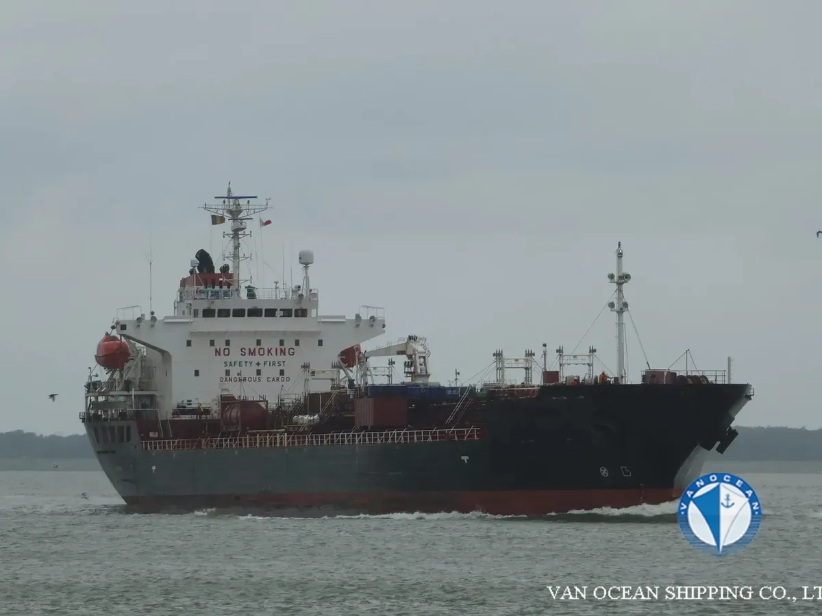 Oil/Chemical tanker for sale