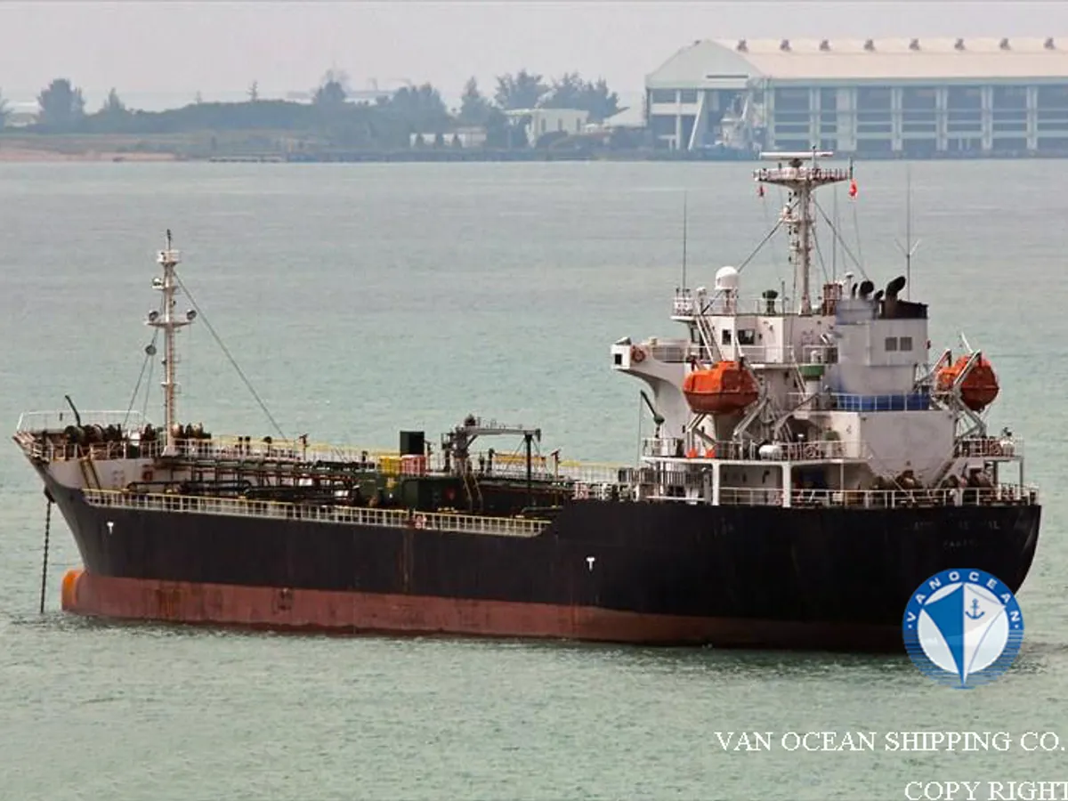 Oil/Chemical tanker for sale