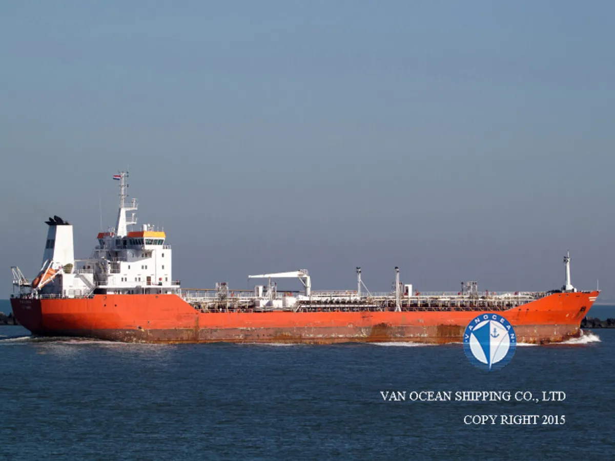 Oil/Chemical tanker for sale
