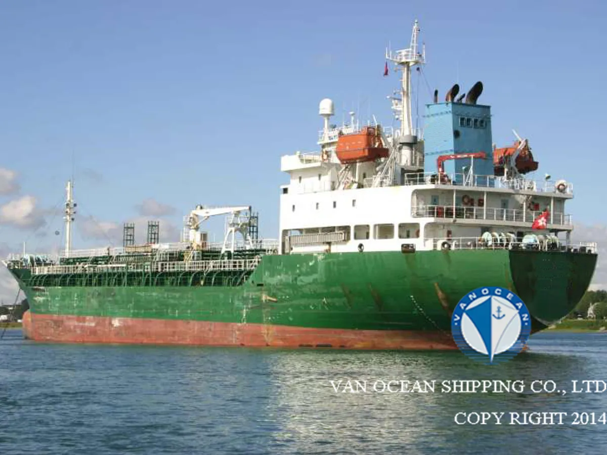 Oil/Chemical tanker for sale