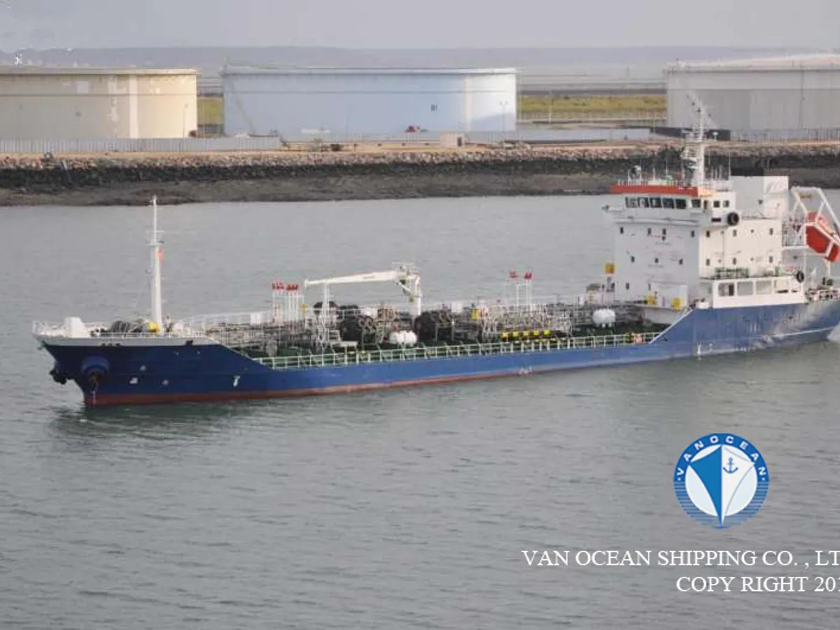 Oil/Chemical tanker for sale