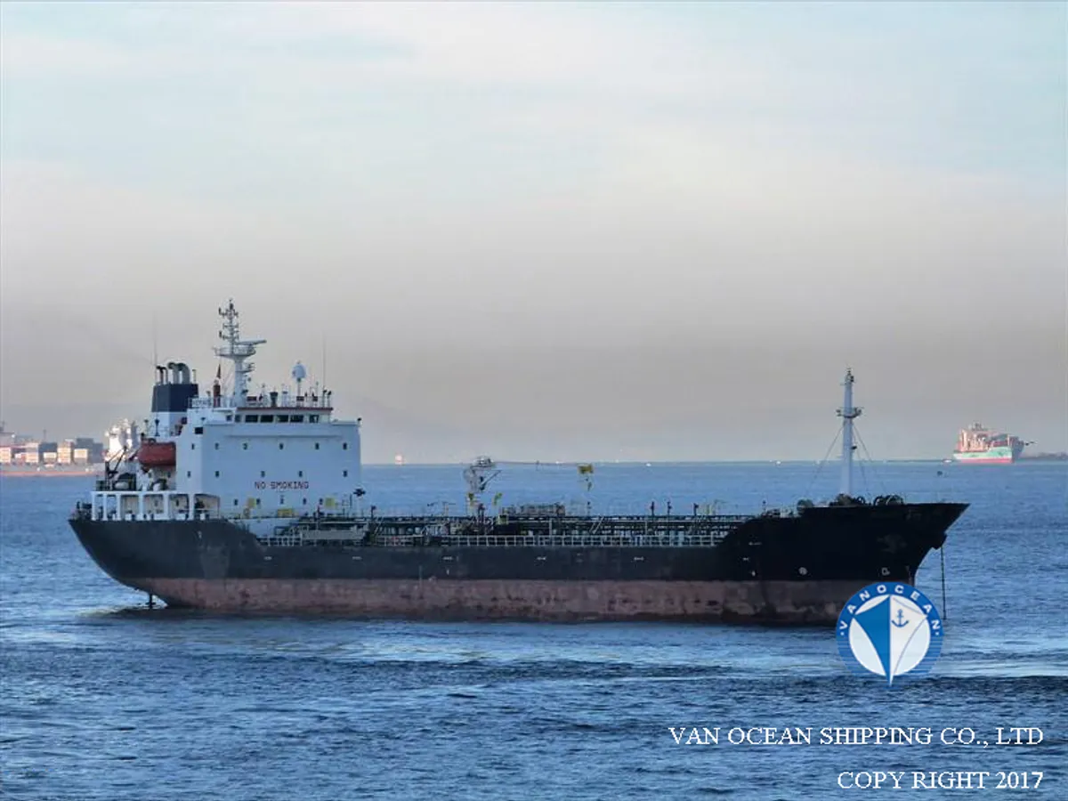 Oil/Chemical tanker for sale