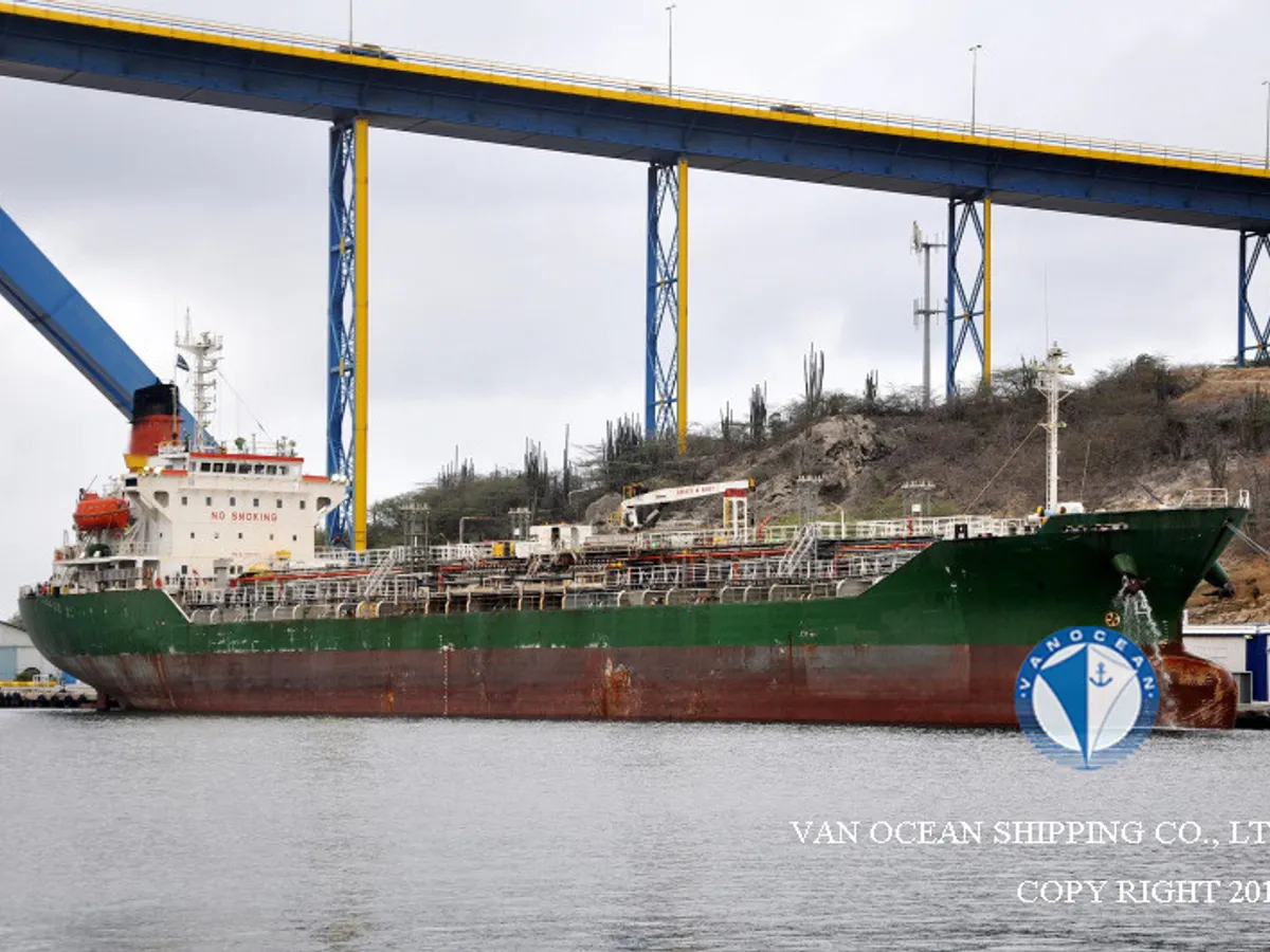 Oil/Chemical tanker for sale