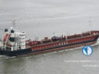 Oil/Chemical tanker for sale
