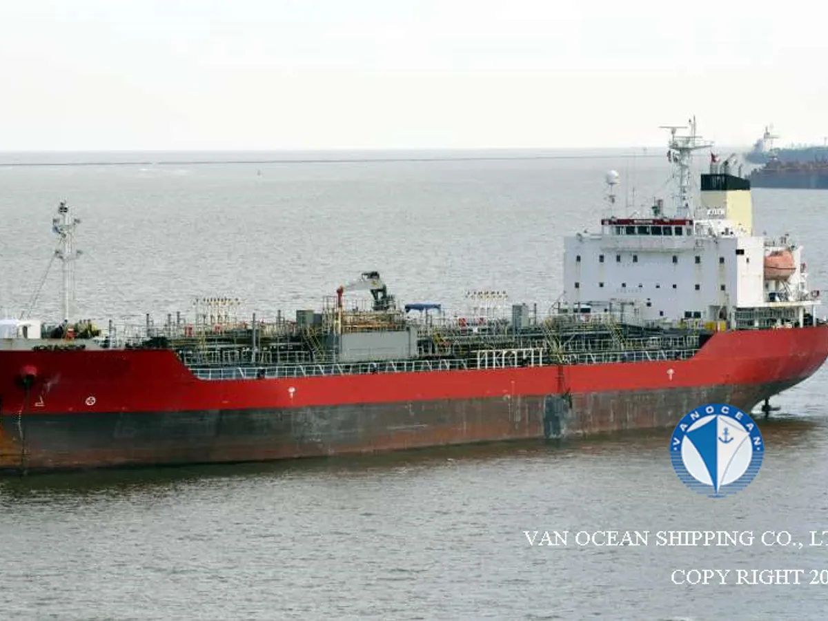 Oil/Chemical tanker for sale