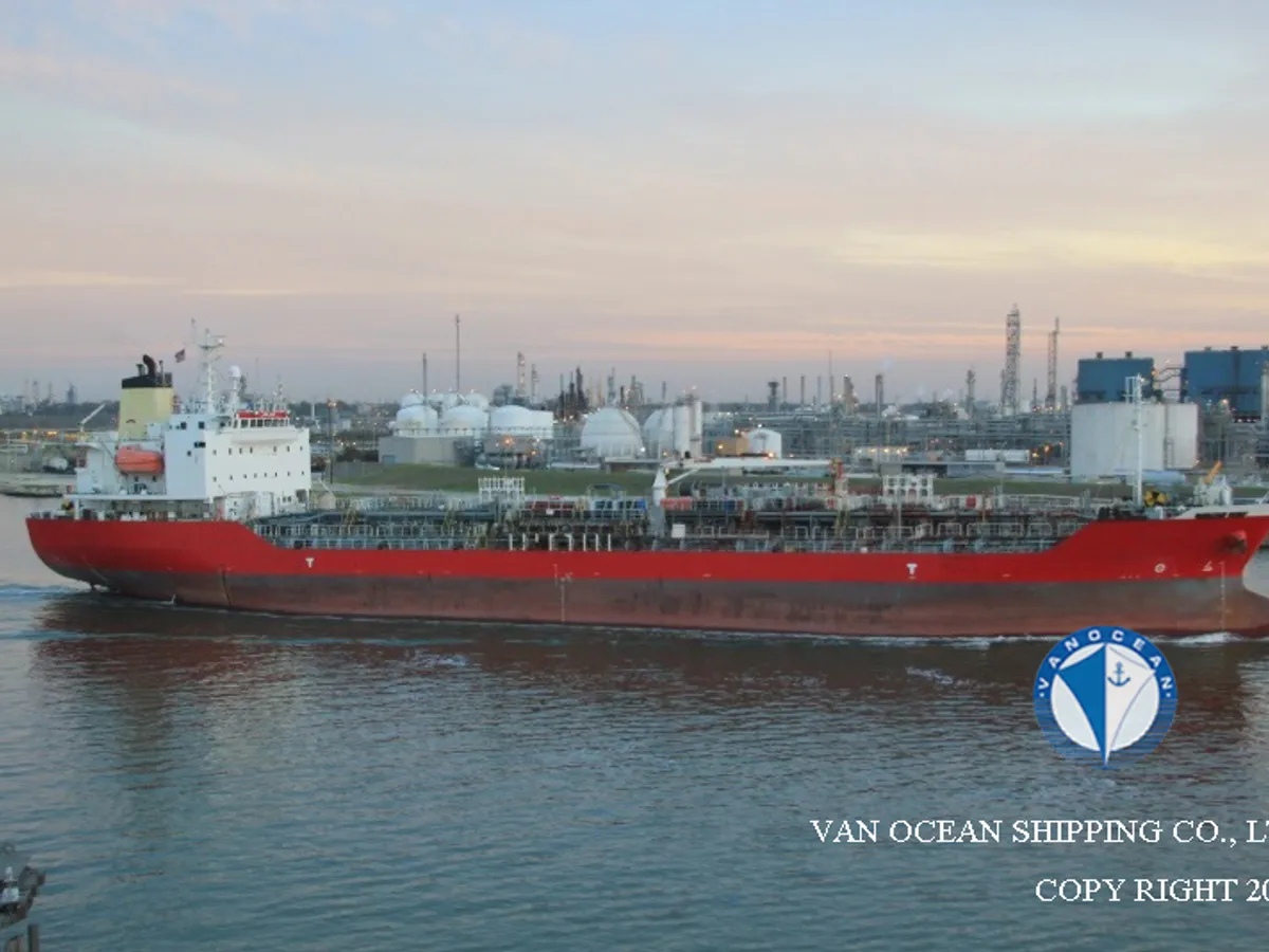 Oil/Chemical tanker for sale