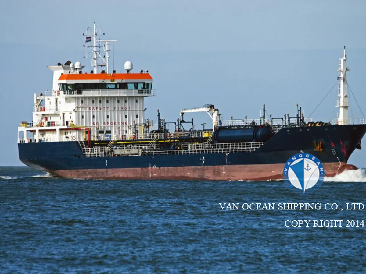 Oil/Chemical tanker for sale