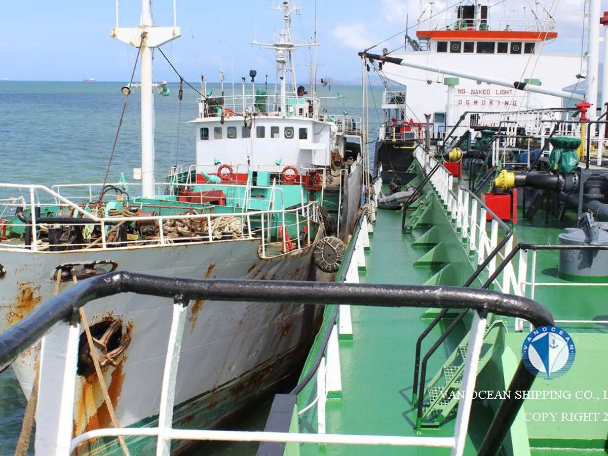 Oil/Chemical tanker for sale