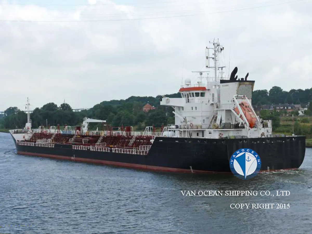 Oil/Chemical tanker for sale