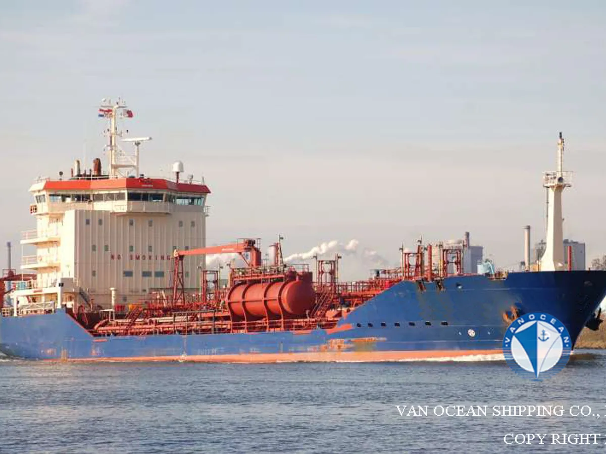 Oil/Chemical tanker for sale