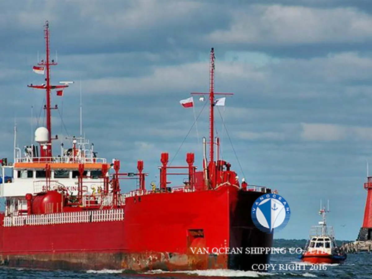 Oil/Chemical tanker for sale