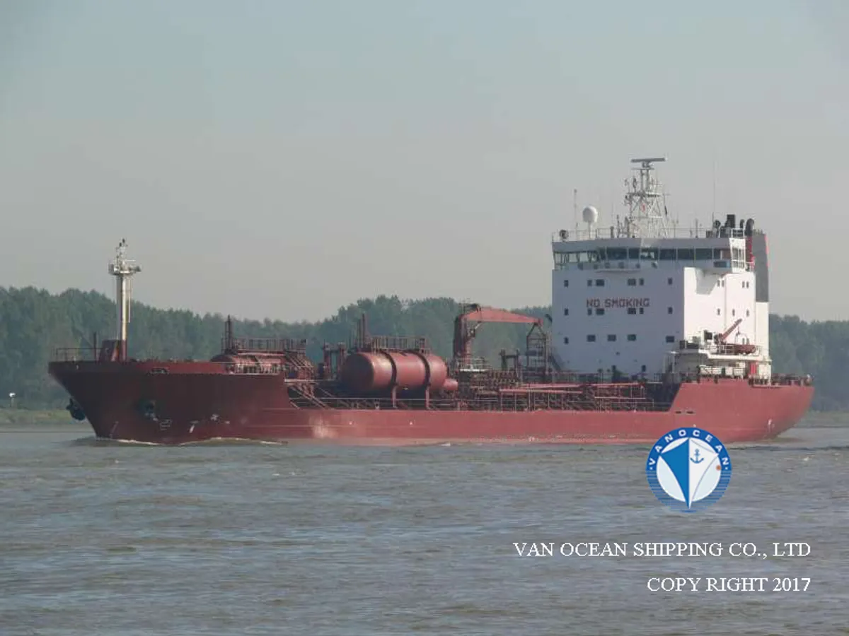 Oil/Chemical tanker for sale