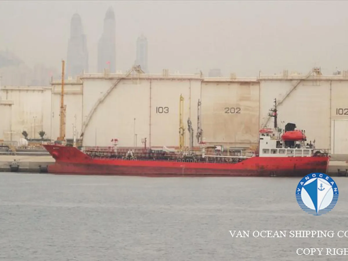 Oil/Chemical tanker for sale