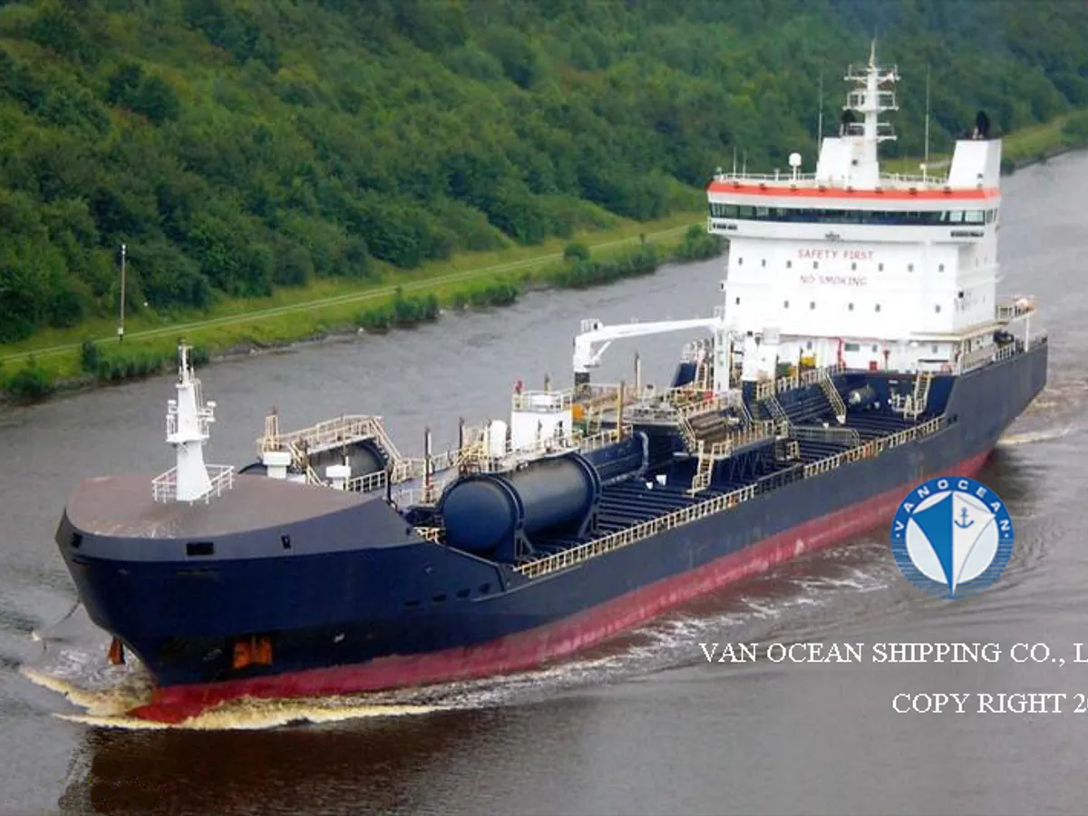 Oil/Chemical tanker for sale