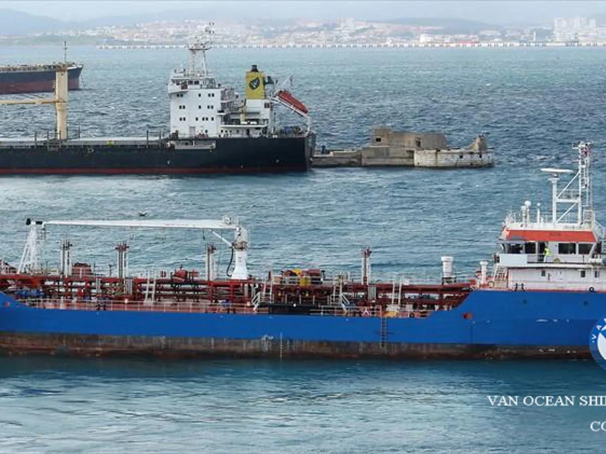 Oil/Chemical tanker for sale