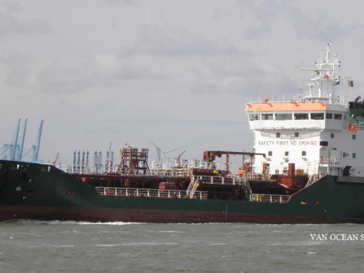 Oil/Chemical tanker for sale