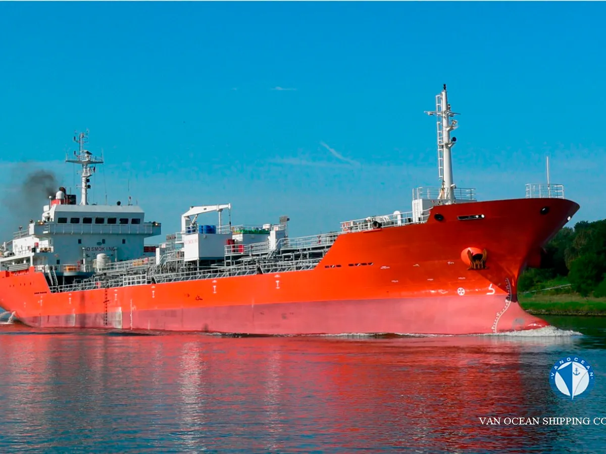 Oil/Chemical tanker for sale