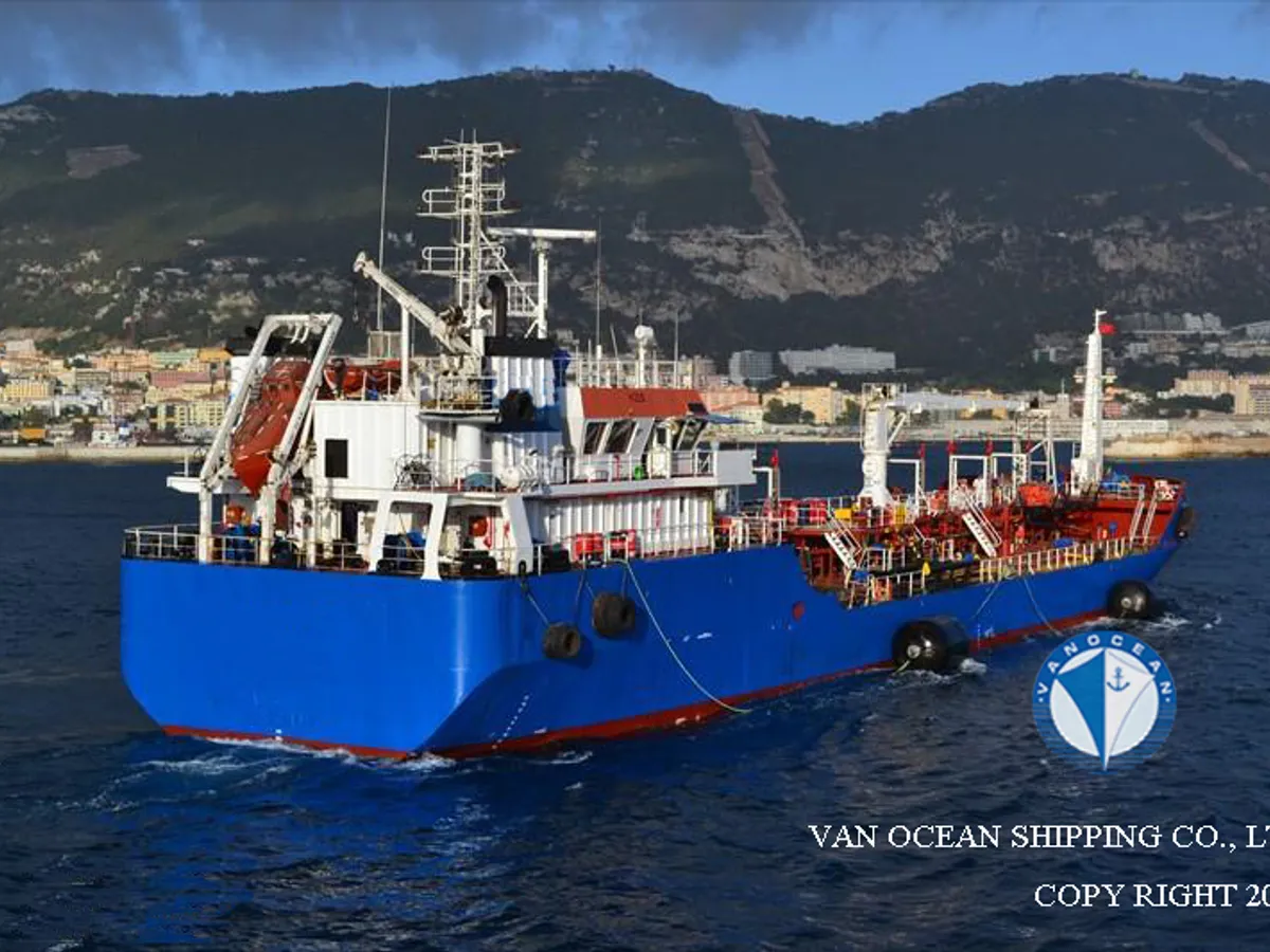 Oil/Chemical tanker for sale