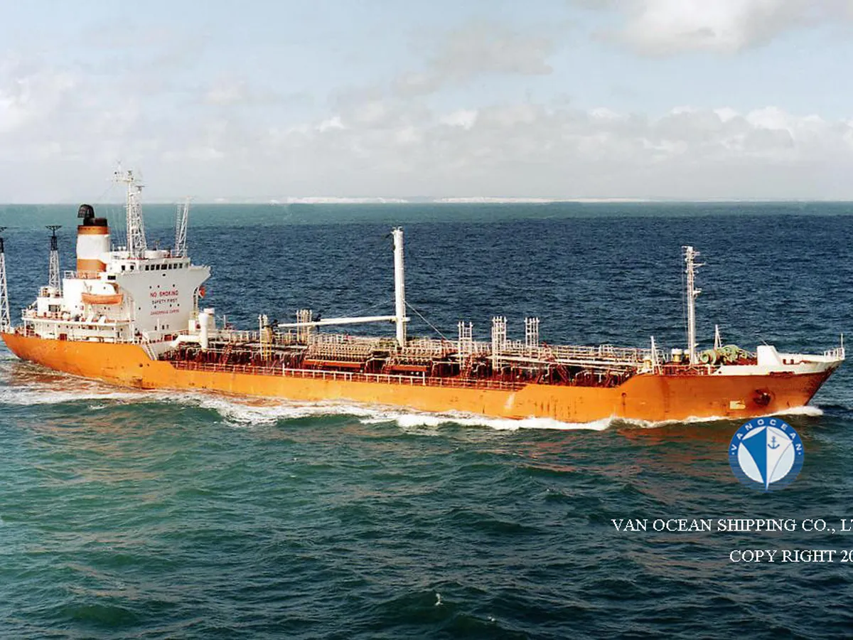Oil/Chemical tanker for sale