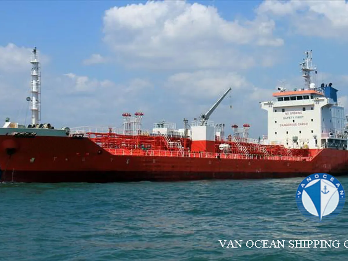 Oil/Chemical tanker for sale